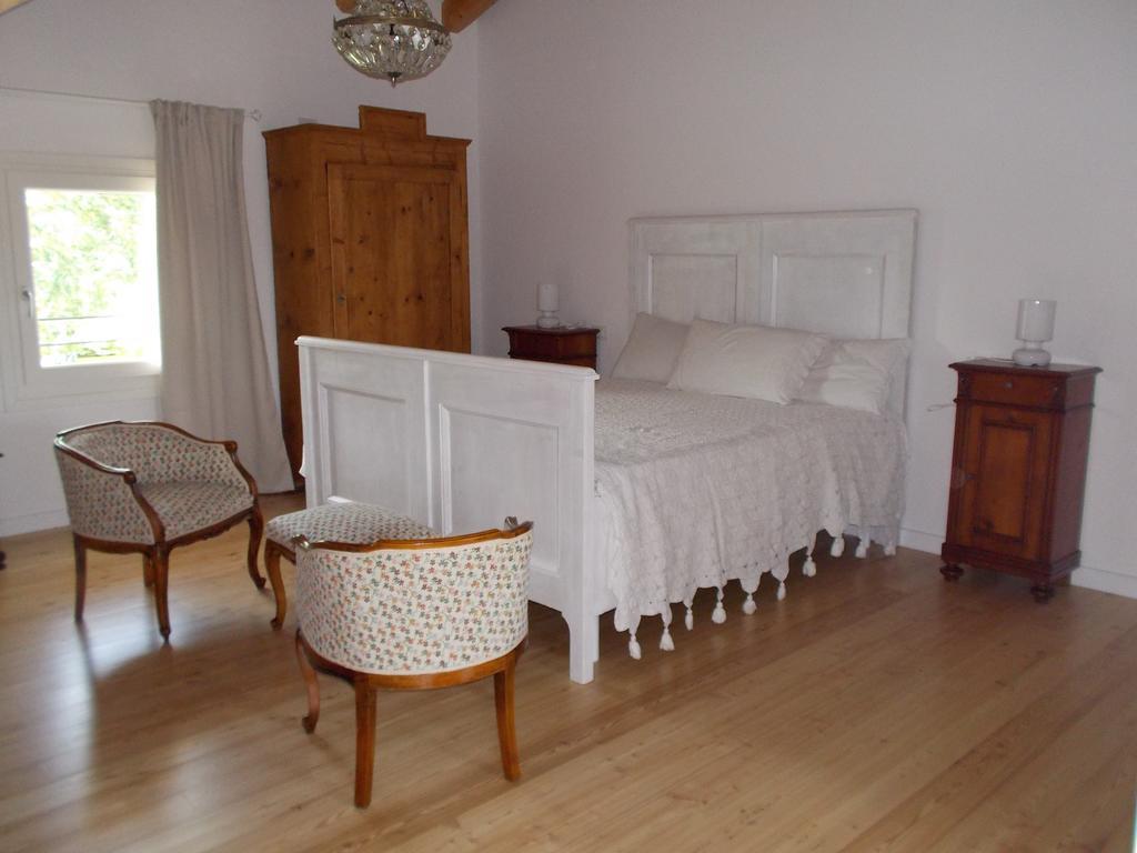 Camera Familiare con Vista Giardino e Bagno Privato